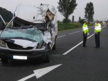 Autoutilitara condusă de sucevean.Foto: Ziarul de Bacău