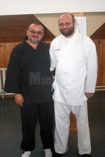 Sensei Sorin Iga, gradul VI în terapia Yumeiho, împreună cu suceveanul Cătălin Mureș, terapeut Yumeiho gradul IV, care este și preot la Parohia „Sf. Mina” din Suceava
