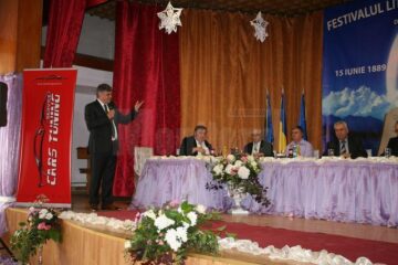 Academicieni, scriitori, poeți, reuniți la Dumbrăveni, la Festivalul literar „Mihai Eminescu”, ediția a VII-a