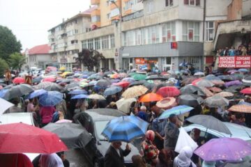 Procesiunea de Sânziene a adunat circa 10.000 de pelerini pe străzile Sucevei