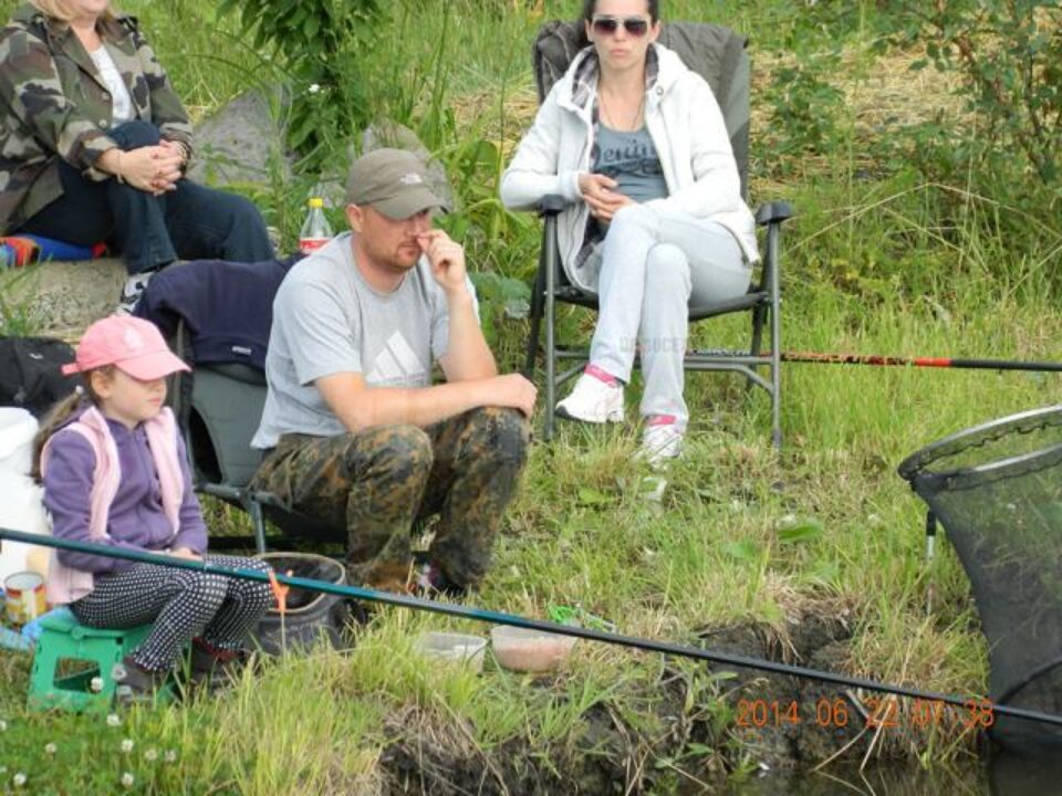 O fetiță de 8 ani a reușit cea mai importantă captură la un concurs de pescuit pentru copii