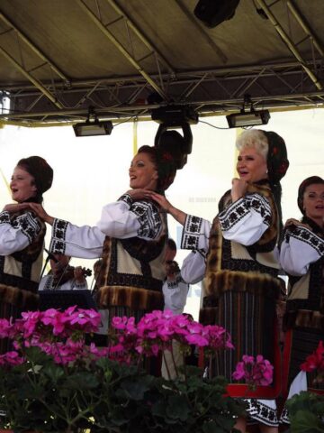 Prima zi a Zilelor Sucevei a fost dedicată muzicii și dansurilor populare
