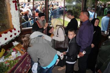Pelerinajul de Sânziene a adunat circa 10.000 de oameni pe străzile Sucevei