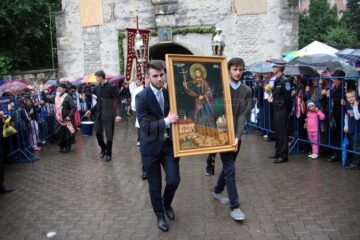 Pelerinajul de Sânziene a adunat circa 10.000 de oameni pe străzile Sucevei