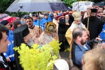 Pelerinajul de Sânziene a adunat circa 10.000 de oameni pe străzile Sucevei