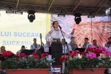 Prima zi a Zilelor Sucevei a fost dedicată muzicii și dansurilor populare