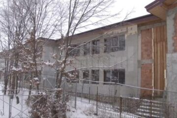 Lucrările de modernizare, reabilitare termică, mansardare și extindere corp grădiniță au început în anul 2008