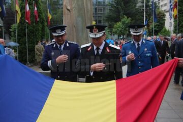 Ceremonial militar și jurăminte de credință în fața drapelului național