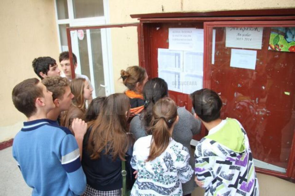 Aproape 7.000 de elevi suceveni au primit vineri, 27 iunie, rezultatele evaluării naționale Aproape 7.000 de elevi suceveni au primit vineri, 27 iunie, rezultatele evaluării naționale