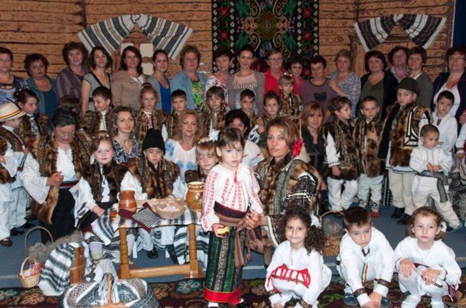 „Tradiție, moștenire și simțire românească” - proiect educațional interjudețean derulat la Grădinița „Căsuța Piticilor” din Câmpulung