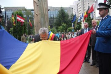 Ceremonial militar și jurăminte de credință în fața drapelului național