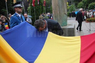 Ceremonial militar și jurăminte de credință în fața drapelului național