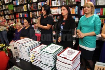 Scriitoarea Luminița Aldea a lansat romanele „Acasă” și „Ce dulci sunt fructele amare”, la Librăria Cărturești