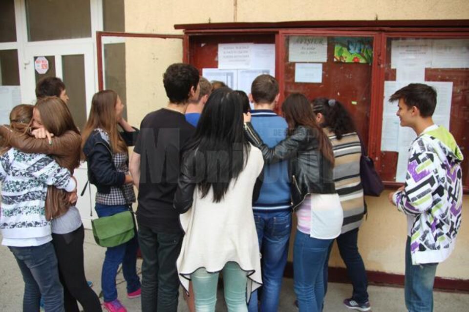78,5% dintre elevii suceveni au obținut medii peste 5 la examenul de evaluare națională