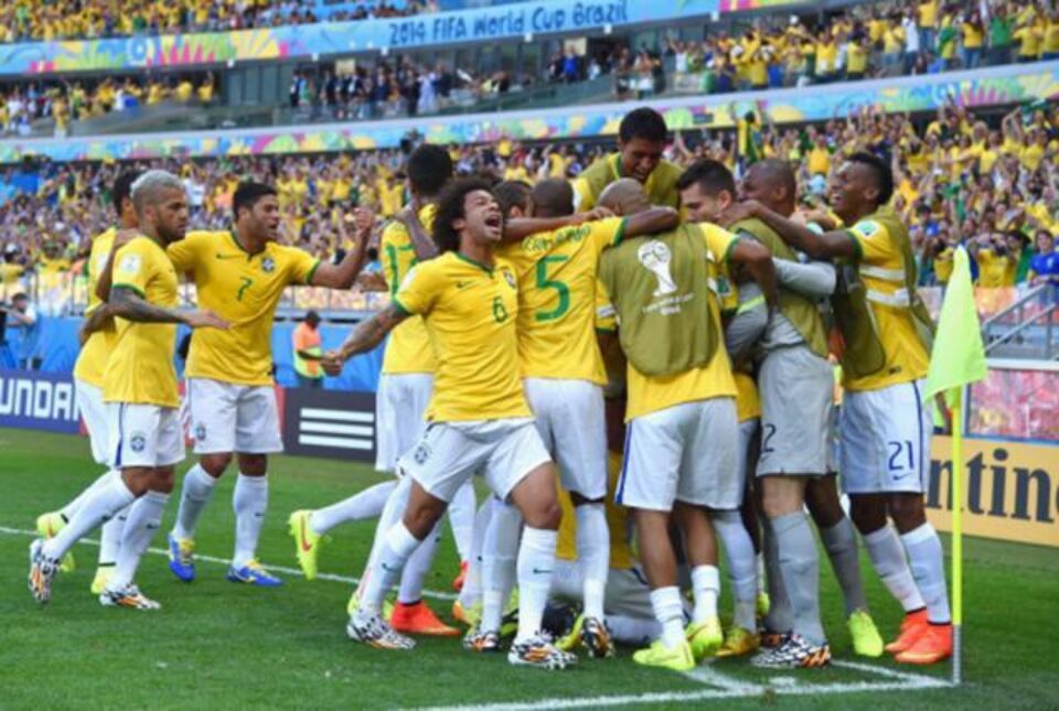 Bucurie uriașă în tabăra Braziliei după calificarea în sferturile de finală ale Cupei Mondiale Bucurie uriașă în tabăra Braziliei după calificarea în sferturile de finală ale Cupei Mondiale