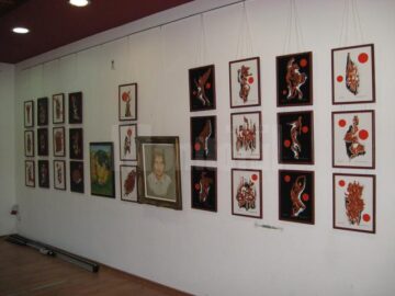 Expoziția de pictură, grafică, sculptură și artă decorativă „11 + 1 Elegii” poate fi vizitată până la finele săptămânii
