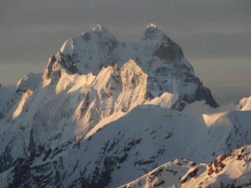 Până să ajungă în vârf, pe Elbrus, cei trei suceveni au avut parte de 13 ore de coșmar