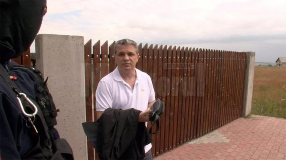Se pare că Bogdan Bărbuță ținea unele procese direct din birou, falsificând încheieri de ședință care nu au avut loc niciodată