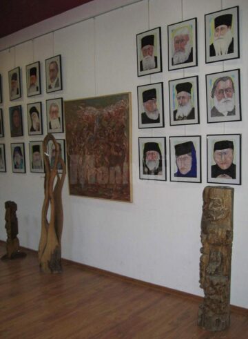 Expoziția de pictură, grafică, sculptură și artă decorativă „11 + 1 Elegii” poate fi vizitată până la finele săptămânii
