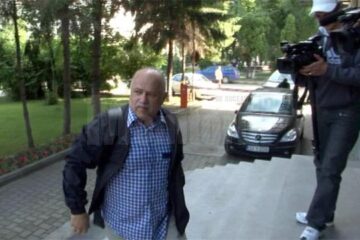 Procurorul Dumitru Dîmbu se afla în concediu și fusese plecat în Turcia, iar în Suceava revenise abia sâmbătă după-amiază