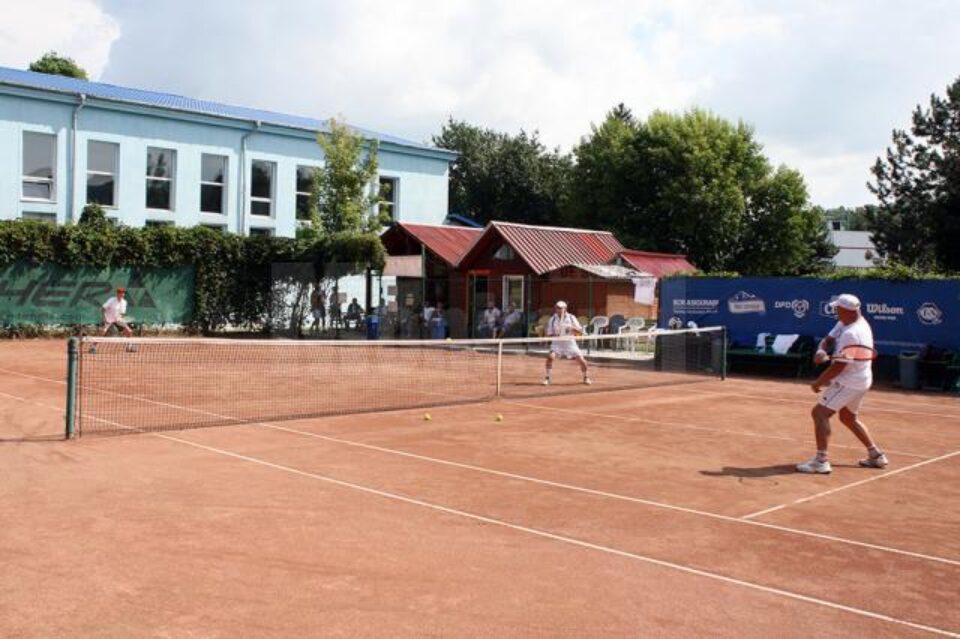 Terenurile de tenis de la baza Unirea vor fi pline în acest week-end