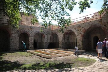 Cetatea de Scaun a Sucevei va deveni, în patru luni, spațiu muzeal și de promenadă