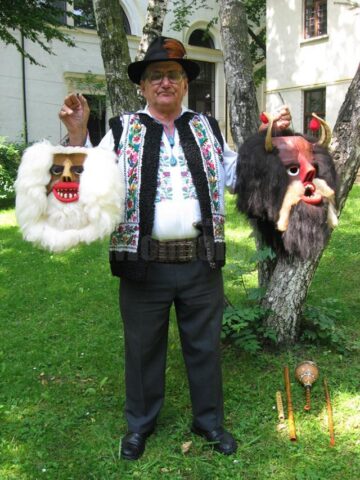 Nea Ghiță este membru al Academiei Artelor Tradiționale din România