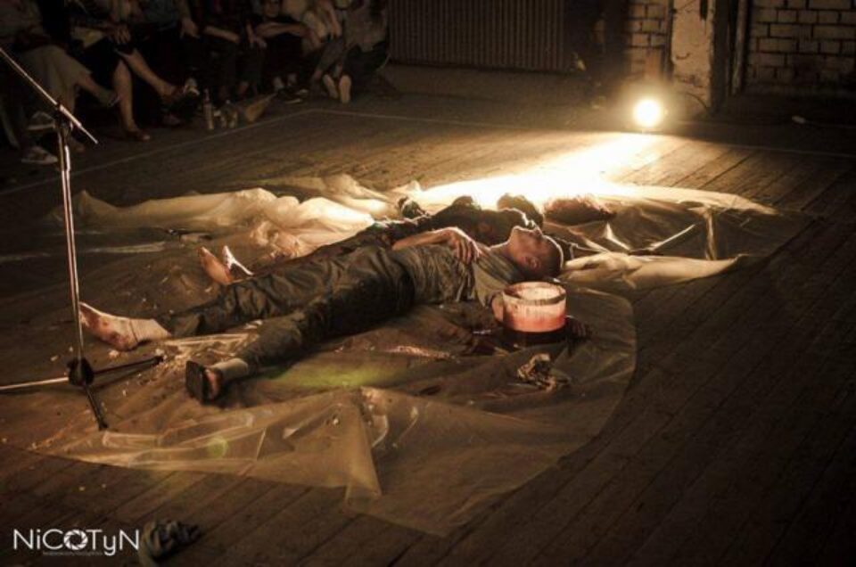 „Crima” pusă în scenă de englezi, la Festivalul Internațional al Școlilor de Teatru Suceava, i-a amuțit pe spectatori