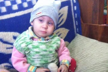 Adriana Maria Iancu, în vârstă de aproape 3 ani va fi operată cu ajutorul unei fundații