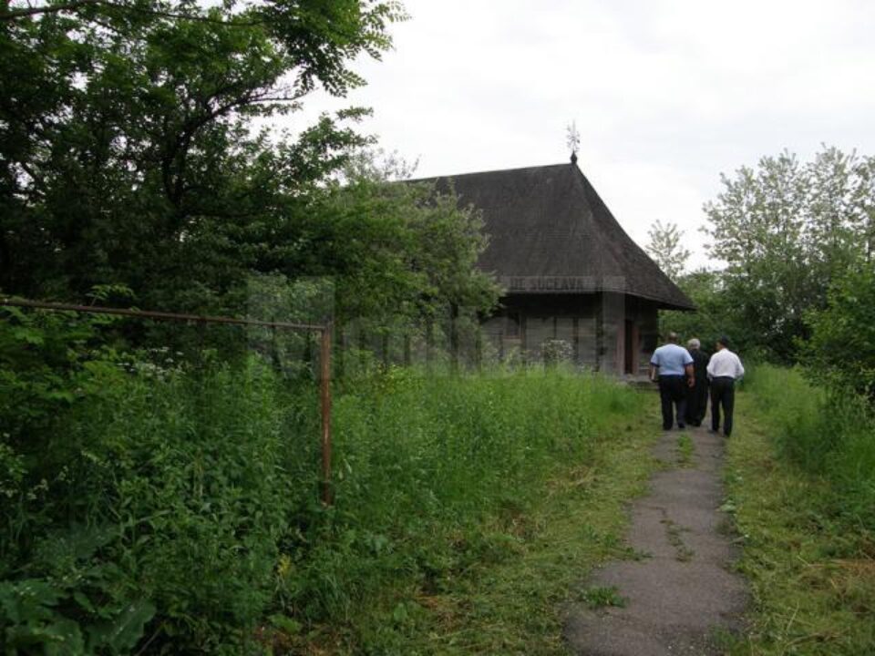 Biserica de lemn de la Bănești ar putea fi amplasată în incinta Muzeului Satului Bucovinean
