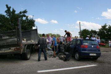 Accident cu un mort și patru răniți pe drumul european dintre Suceava și Siret