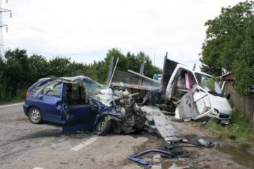 Accident cu un mort și patru răniți pe drumul european dintre Suceava și Siret