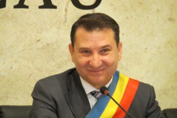 Primarul Bacăului Romeo Stavarache. Foto: Bacau.net