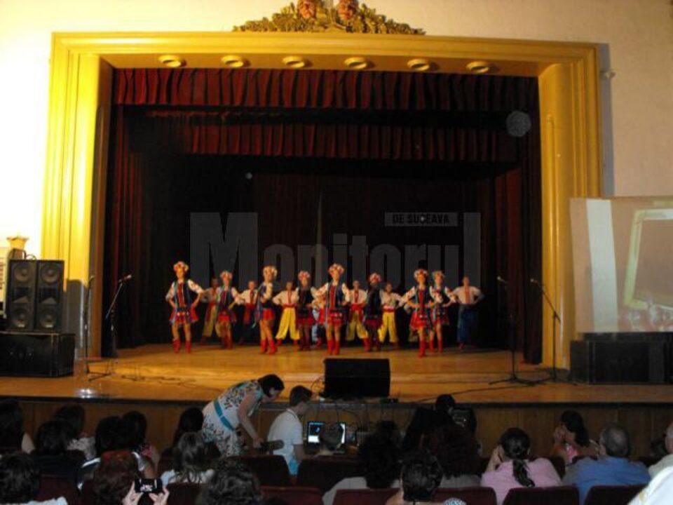 Banii au fost strânși cu trei spectacole caritabile organizate la Suceava, Rădăuți și Câmpulung Moldovenesc Banii au fost strânși cu trei spectacole caritabile organizate la Suceava, Rădăuți și Câmpulung Moldovenesc