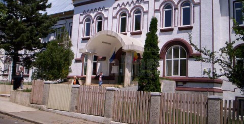 Recordul la clase goale îl deține Colegiul Tehnic “Vasile Lovinescu” Fălticeni, unde 107 locuri așteaptă să fie completate în celelalte două sesiuni de admitere