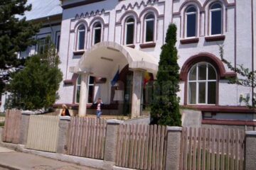 Recordul la clase goale îl deține Colegiul Tehnic “Vasile Lovinescu” Fălticeni, unde 107 locuri așteaptă să fie completate în celelalte două sesiuni de admitere