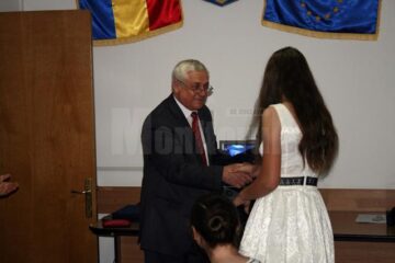 Elevii suceveni cu 10 pe linie la bacalaureat și evaluarea națională au fost premiați de Ministerul Educației