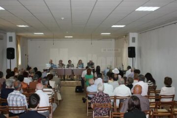 Sala “Pictor Aurel Băeșu” a Muzeului „Ion Irimescu” a găzduit duminică, 13 iulie, simpozionul „Sub semnul Lovineștilor” și lansarea cărții „Fălticenii - mic lexicon cultural-turistic”