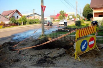 30 de case fără apă, în Burdujeni, după trecerea unui utilaj pe spațiul verde