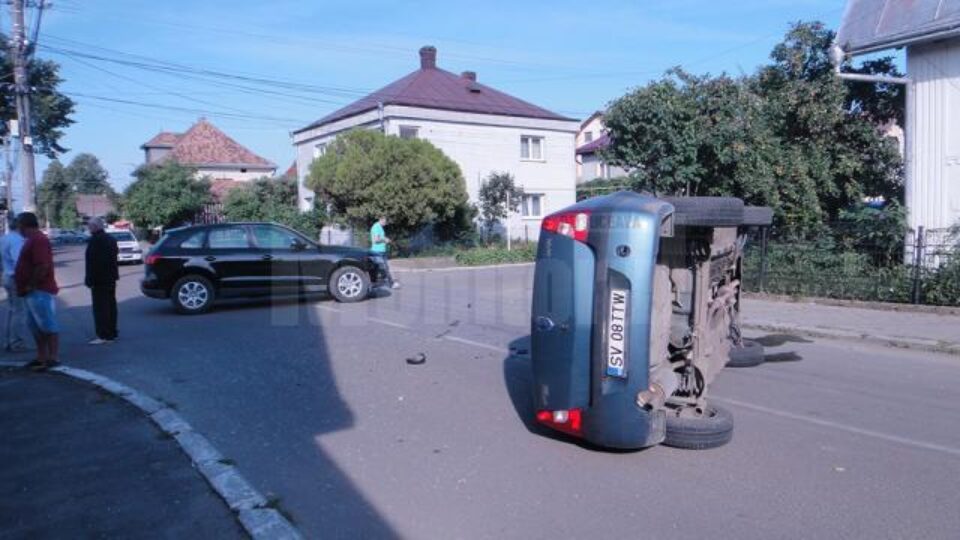 Accident rutier spectaculos pe o stradă din Rădăuți
