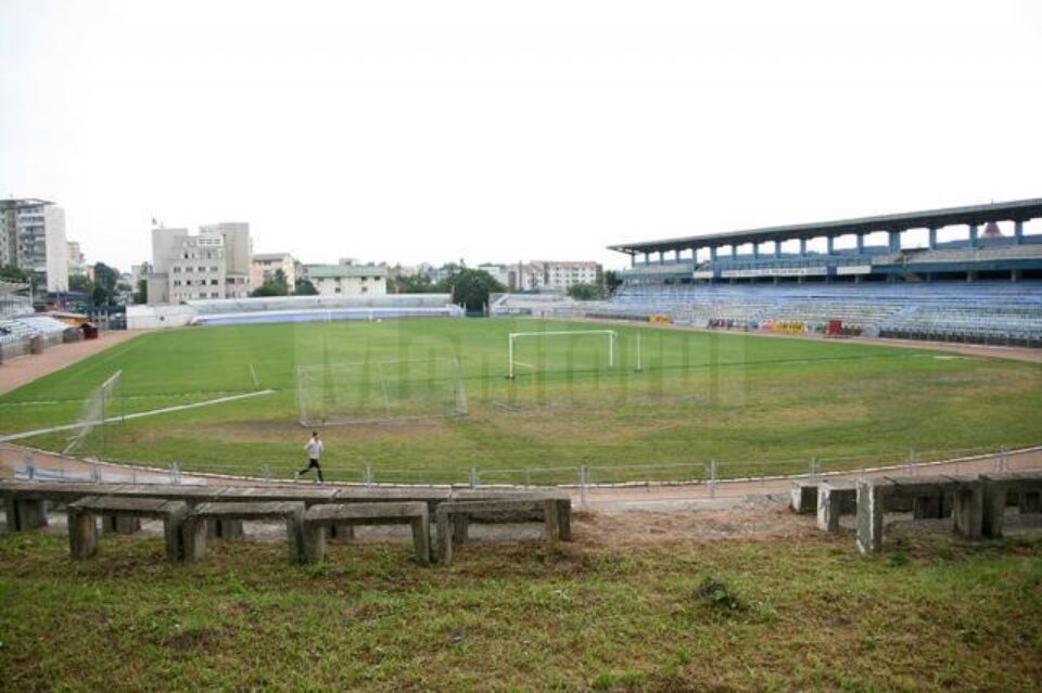 Stadionul Areni necesită îmbunătățiri serioase pentru a putea găzdui meciuri de Liga a II-a Stadionul Areni necesită îmbunătățiri serioase pentru a putea găzdui meciuri de Liga a II-a