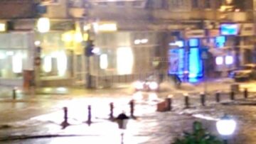 În municipiul Suceava, străzile din mai multe zone au fost din nou inundate masiv