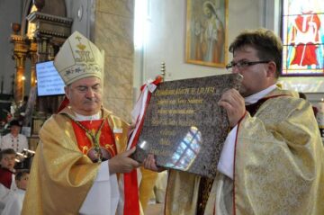 Placa ce conține scrisoarea de intenție a polonezilor care au venit la Solonețu Nou pentru a întemeia acest sat