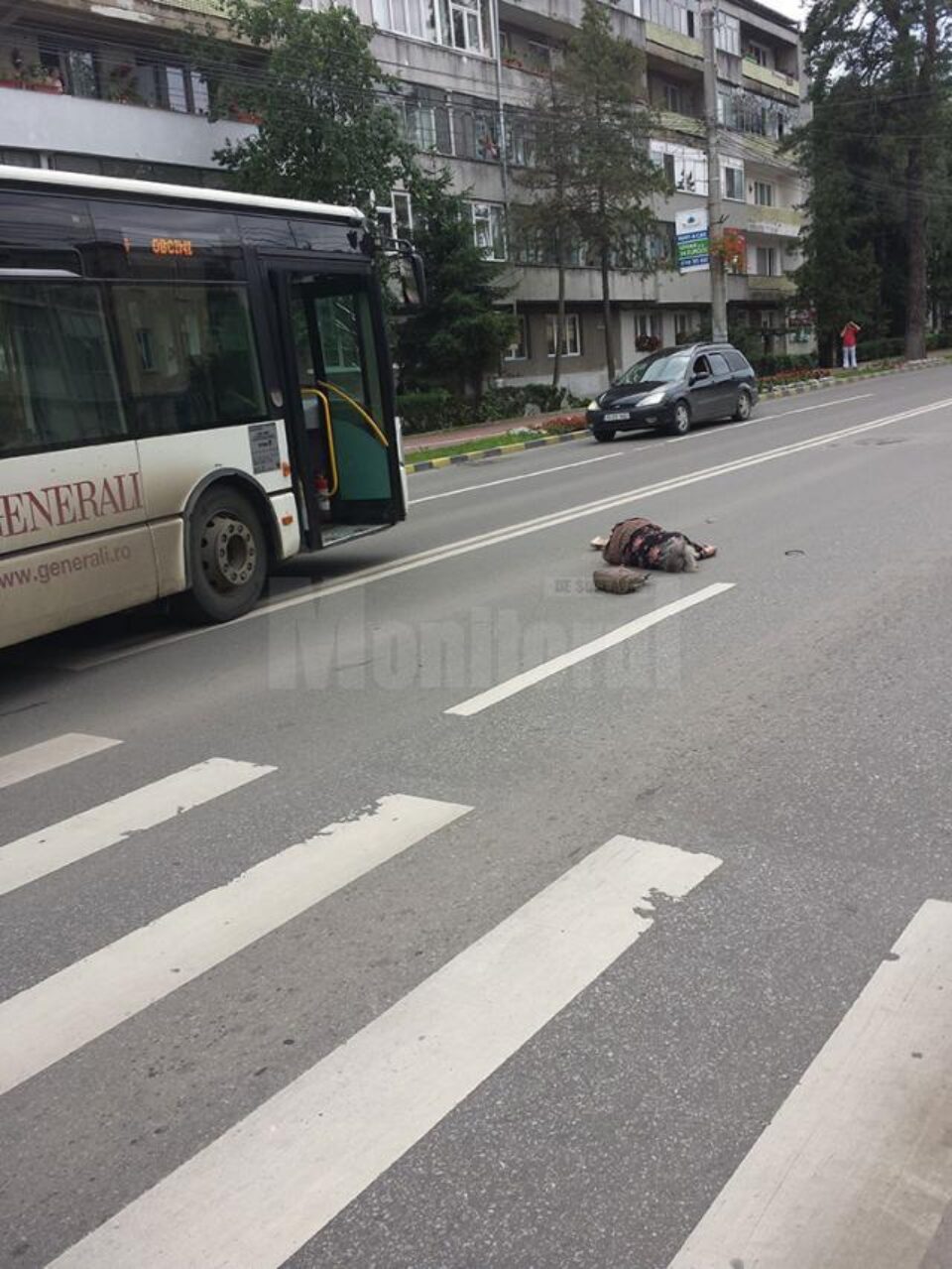 Accidentul s-a petrecut sâmbătă, pe trecerea de pietoni din apropierea Palatului de Justiție Foto: Alexandru Budeanu Accidentul s-a petrecut sâmbătă, pe trecerea de pietoni din apropierea Palatului de Justiție Foto: Alexandru Budeanu