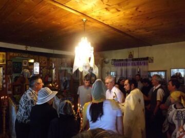 Circa 200 de credincioși au participat duminică la Hramul Bisericii „Sf. Ilie” - Dărmănești II