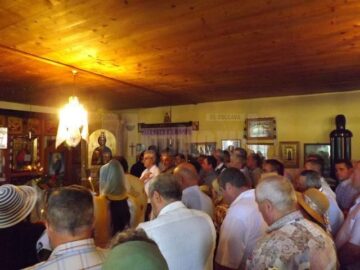 Circa 200 de credincioși au participat duminică la Hramul Bisericii „Sf. Ilie” - Dărmănești II