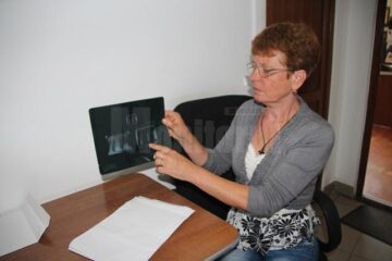 Paula Caziuc este unul dintre „stranierii” care profită de vacanță pentru a-și repara dinții