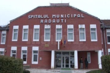 În prezent, în secția de Boli Infecțioase a Spitalului Municipal Rădăuți sunt internați opt pacienți aflați în tratament și supraveghere medicală de specialitate
