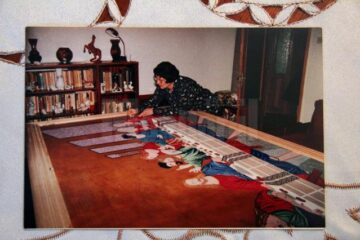 Aspazia și Teofil Croitoru și-a propus cu mai mulți ani în urmă să realizeze o lucrare memorabilă, folosind lemn, ceară și mărgele