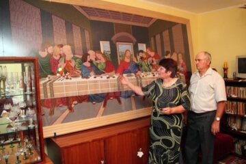 Reproducere după „Cina cea de Taină” a lui Leonardo da Vinci, cu peste un milion de mărgele